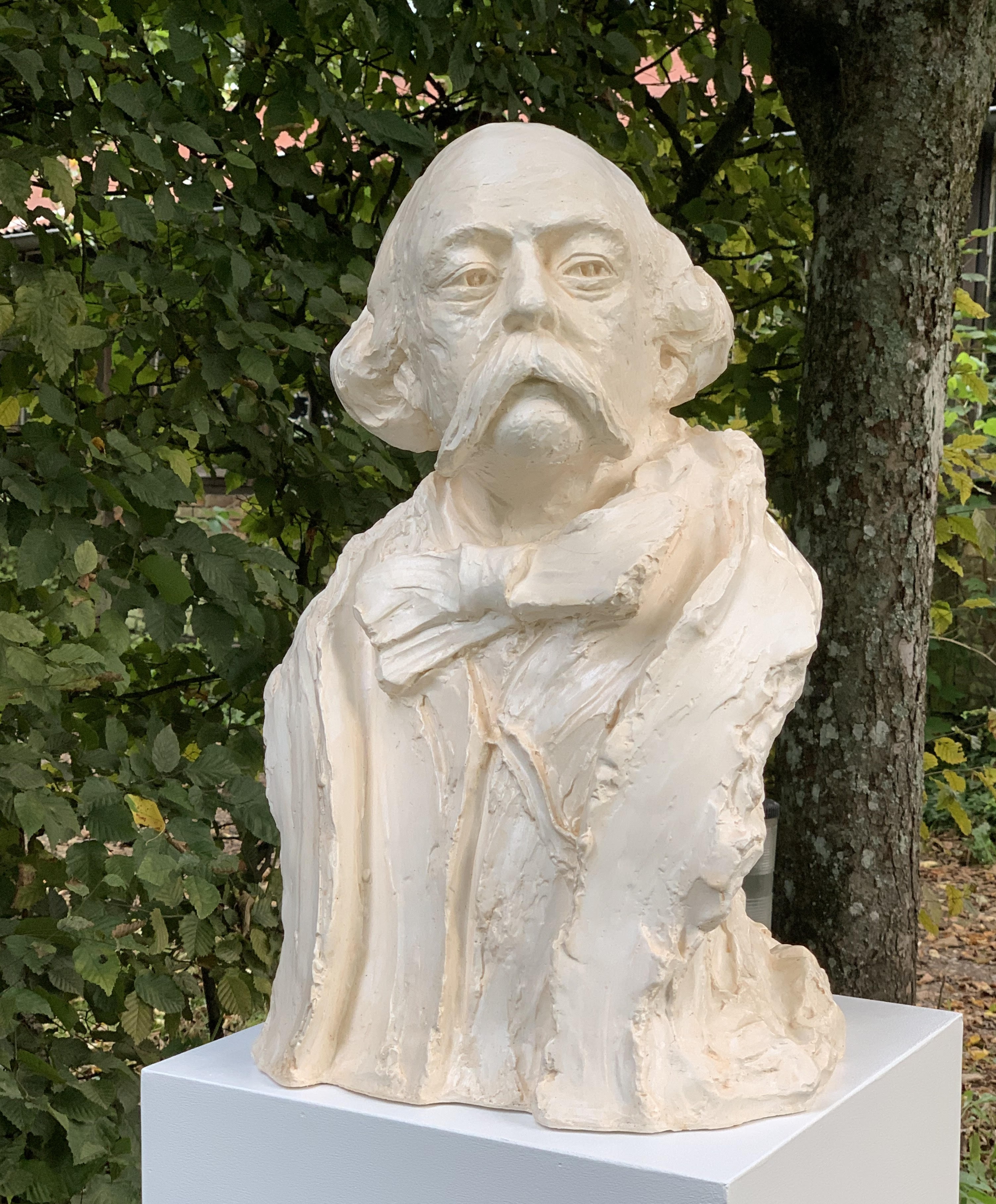 Buste de Gustave Flaubert à la Bibliothèque Gabriel de Broglie, domaine de Bois-Héroult